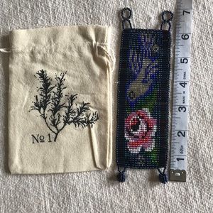 Bird 🐦 and rose 🌹 seed beads bracelet cuff